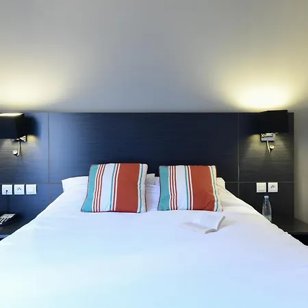 Hotel Logis & Restaurant La Bleue 3*