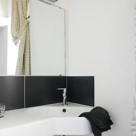 Logis & Restaurant La Bleue Cambo-les-Bains