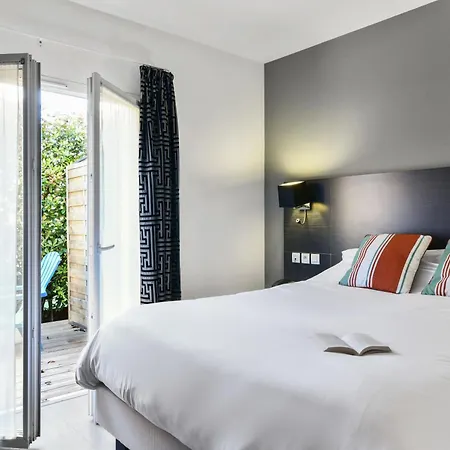 Logis & Restaurant La Bleue Отель