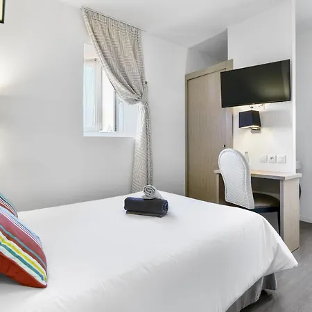 Logis & Restaurant La Bleue Cambo-les-Bains