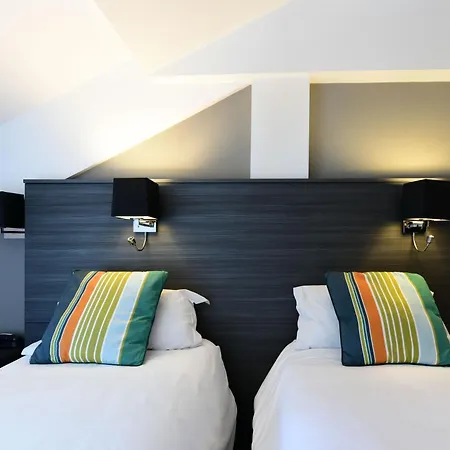 Отель Logis & Restaurant La Bleue 3*