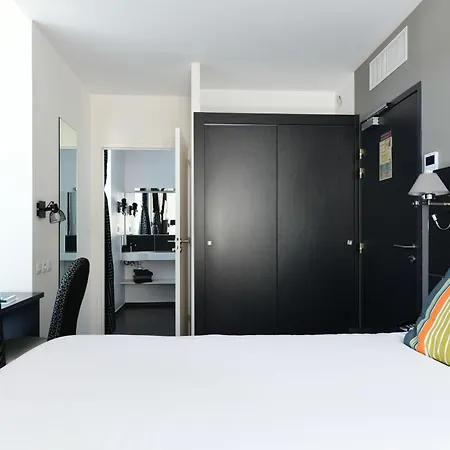 Logis & Restaurant La Bleue Hotel Cambo-les-Bains