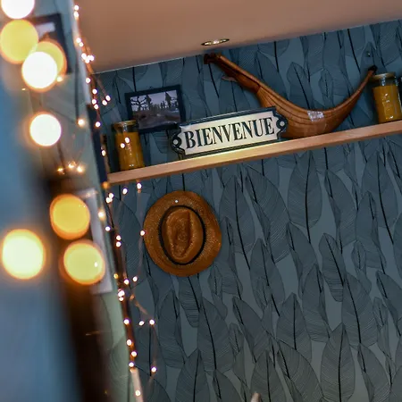 Logis & Restaurant La Bleue Hotel Cambo-les-Bains