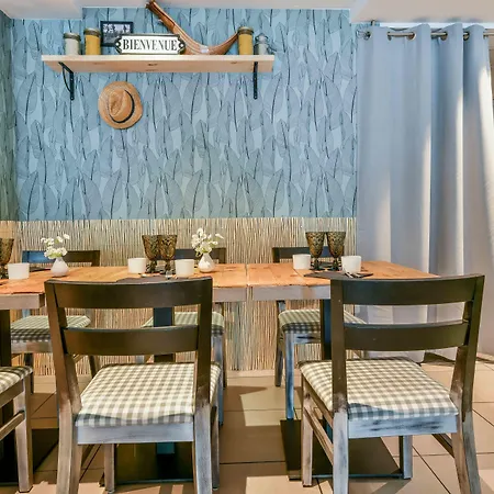 Logis & Restaurant La Bleue Камбо-ле-Бен
