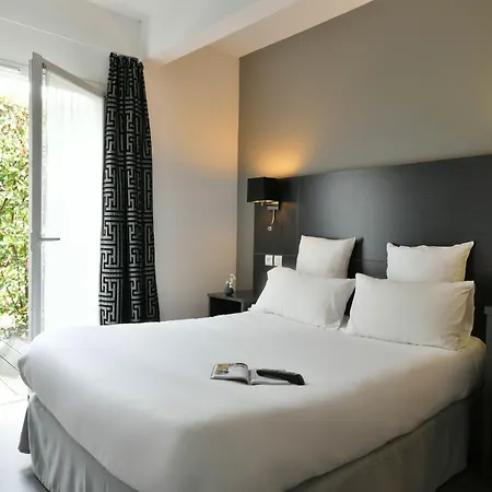 Hotel Logis & Restaurant La Bleue 3*
