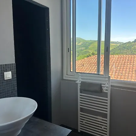 Logis & Restaurant La Bleue 3* Камбо-ле-Бен