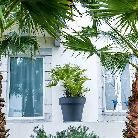 Logis & Restaurant La Bleue Hotel 3*