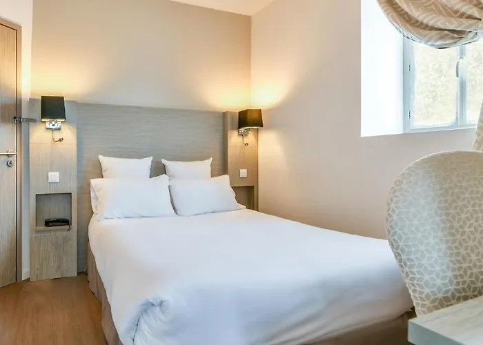 Hotel Logis & Restaurant La Bleue Cambo-les-Bains