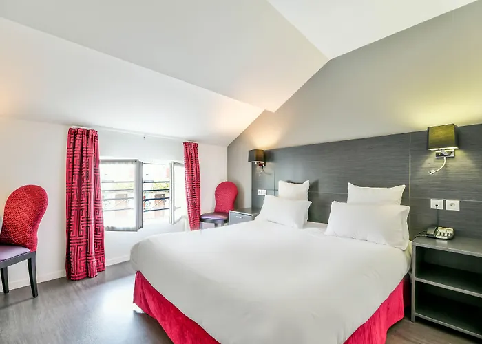 Hotel Logis & Restaurant La Bleue Cambo-les-Bains